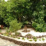 Charming House In With Shared Pool Hébergement de vacances