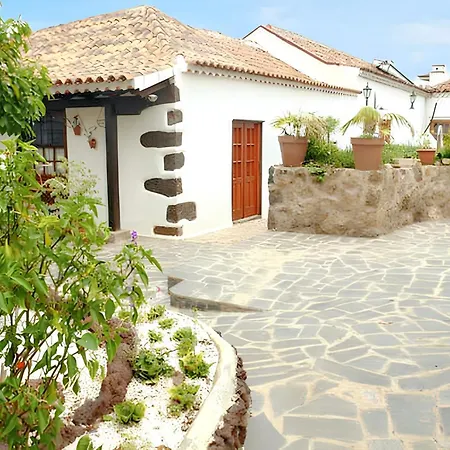 Charming House In With Shared Pool Hébergement de vacances